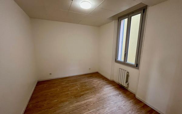Appartement à louer    3 pièces • 55 m2 Grasse