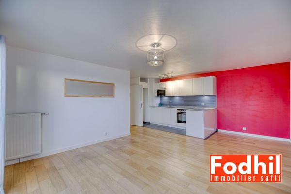 Appartement familial 5 pièces- 2 parkings et cave.