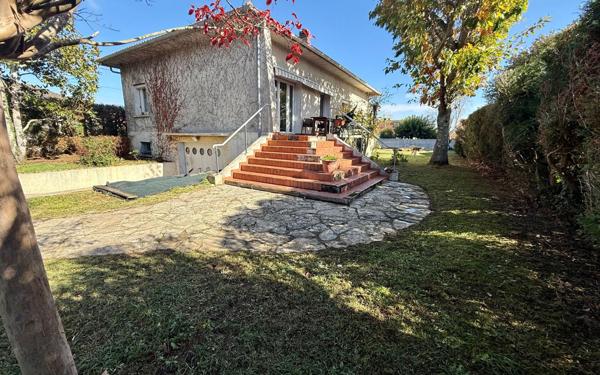 Maison à vendre    4 pièces •  Vic-en-Bigorre