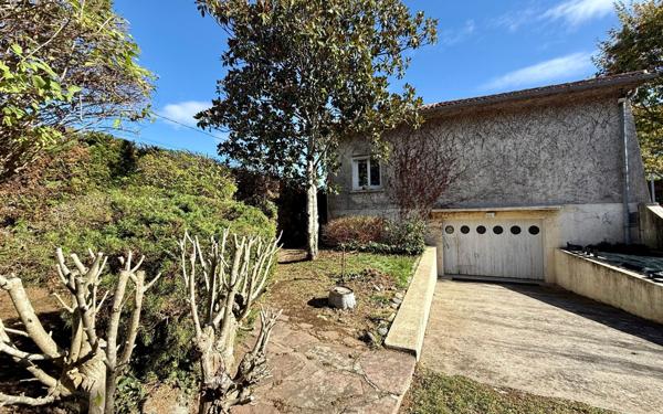 Maison à vendre    4 pièces •  Vic-en-Bigorre