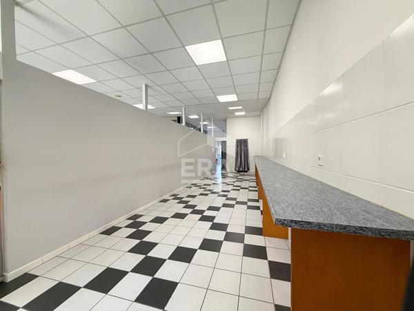 Perpignan Torcatis - Local commercial 176,79 m2 disponible à la location