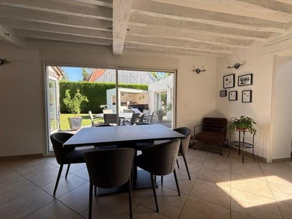 à vendre à Moyvillers Maison de 140m² avec piscine