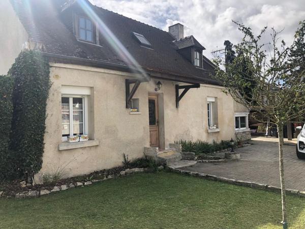à vendre à Moyvillers Maison de 140m² avec piscine