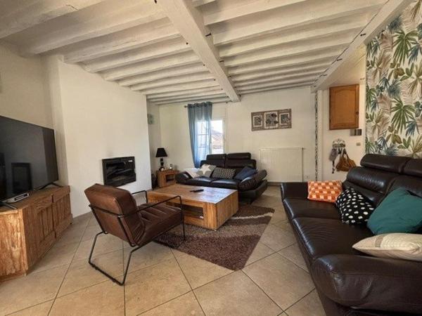 à vendre à Moyvillers Maison de 140m² avec piscine