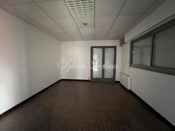 Local/bureau à vendre NAZELLES NEGRON (37)