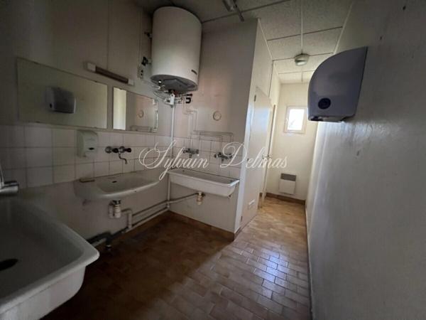 Local/bureau à vendre NAZELLES NEGRON (37)