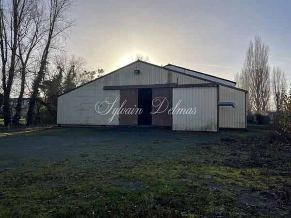 Local/bureau à vendre NAZELLES NEGRON (37)