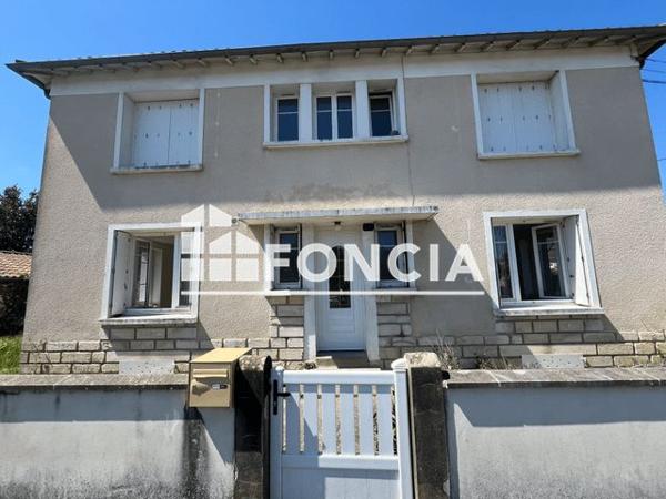 Location Appartement 3 pièces 63.8 m² - 30 RUE DES FIEFS Niort 79000