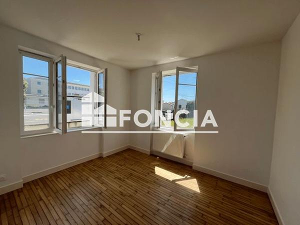 Location Appartement 3 pièces 63.8 m² - 30 RUE DES FIEFS Niort 79000
