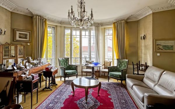 Appartement à vendre    8 pièces • 224,03 m2 Lyon 6