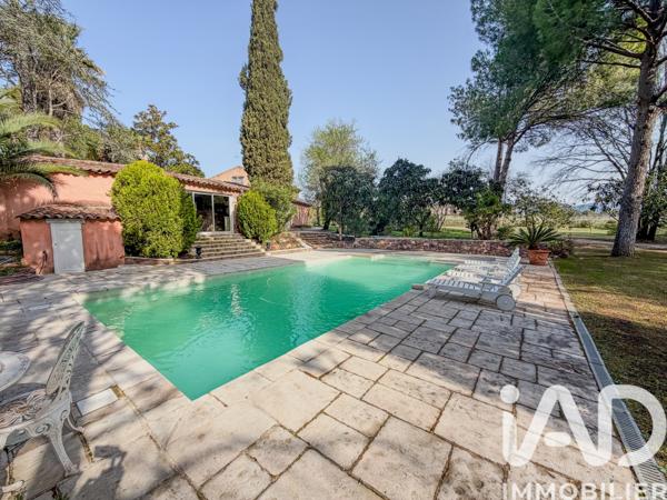 Maison à vendre 8 pièces 233 m² Roquebrune-sur-Argens