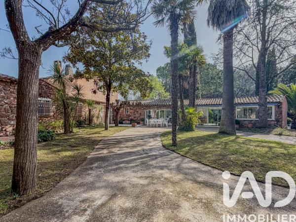 Maison à vendre 8 pièces 233 m² Roquebrune-sur-Argens