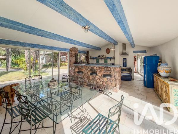 Maison à vendre 8 pièces 233 m² Roquebrune-sur-Argens