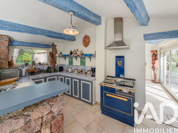 Maison à vendre 8 pièces 233 m² Roquebrune-sur-Argens