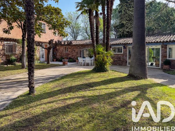 Maison à vendre 8 pièces 233 m² Roquebrune-sur-Argens