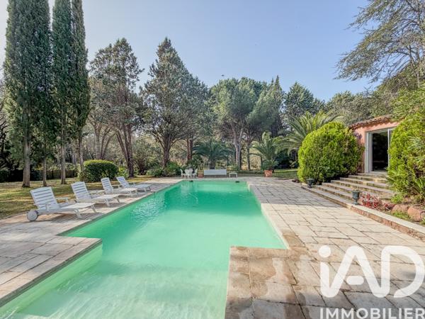 Maison à vendre 8 pièces 233 m² Roquebrune-sur-Argens