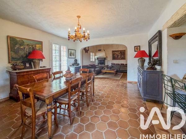 Maison à vendre 8 pièces 233 m² Roquebrune-sur-Argens