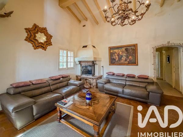 Maison à vendre 8 pièces 233 m² Roquebrune-sur-Argens