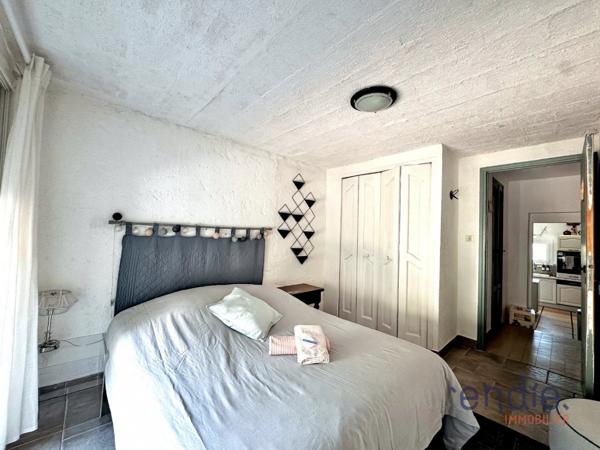LORGUES proche centre villa rénovée sur 4651 m² et piscine