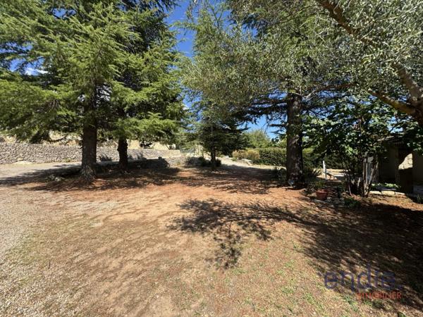 LORGUES proche centre villa rénovée sur 4651 m² et piscine