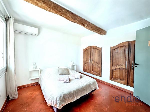 LORGUES proche centre villa rénovée sur 4651 m² et piscine