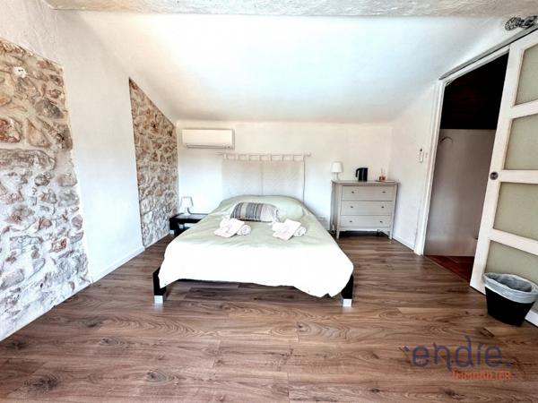 LORGUES proche centre villa rénovée sur 4651 m² et piscine