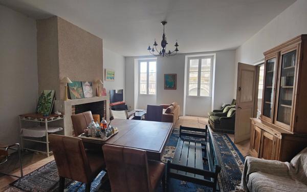 Maison à vendre    6 pièces •  Montpezat-de-Quercy