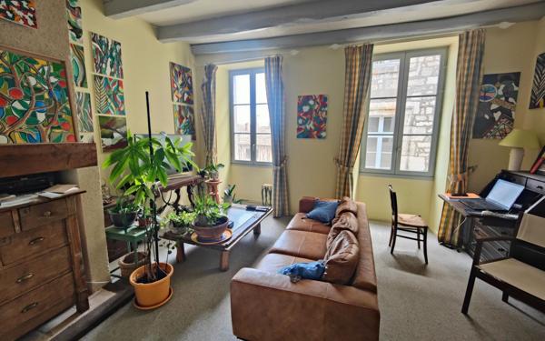 Maison à vendre    6 pièces •  Montpezat-de-Quercy