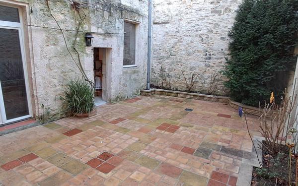 Maison à vendre    6 pièces •  Montpezat-de-Quercy