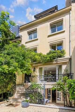 Hôtel particulier avec jardin