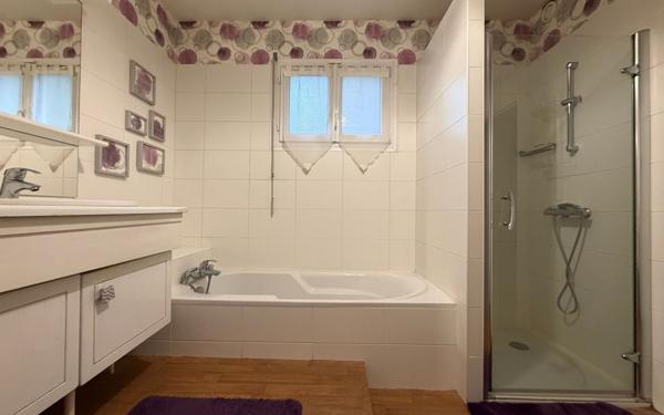 Maison à vendre    8 pièces • 193 m2 Lèves