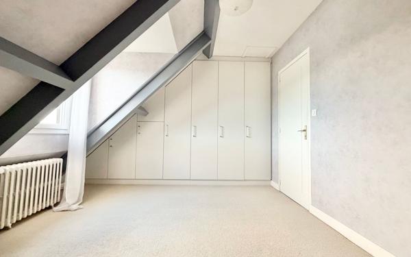 Maison à vendre    8 pièces • 193 m2 Lèves