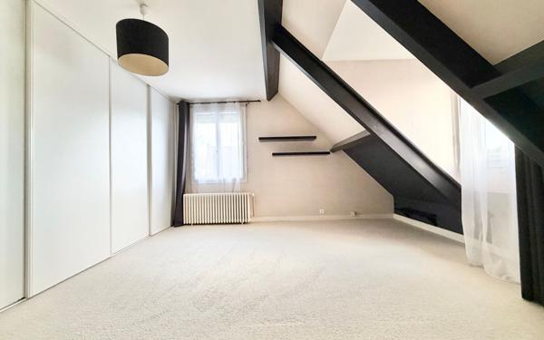 Maison à vendre    8 pièces • 193 m2 Lèves