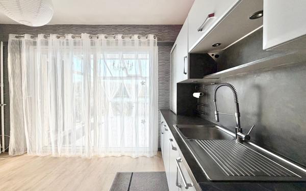 Maison à vendre    8 pièces • 193 m2 Lèves