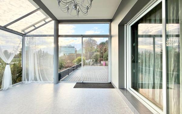 Maison à vendre    8 pièces • 193 m2 Lèves