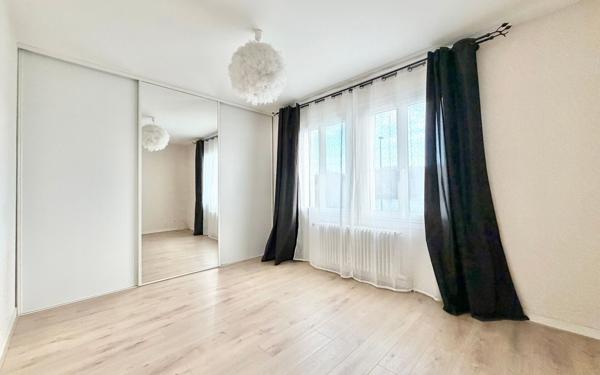 Maison à vendre    8 pièces • 193 m2 Lèves