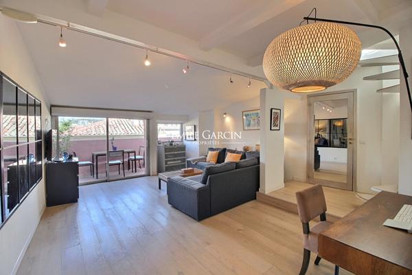 A vendre - Appartement - à Aix-en-Provence - avec terrasse et vue dégagée