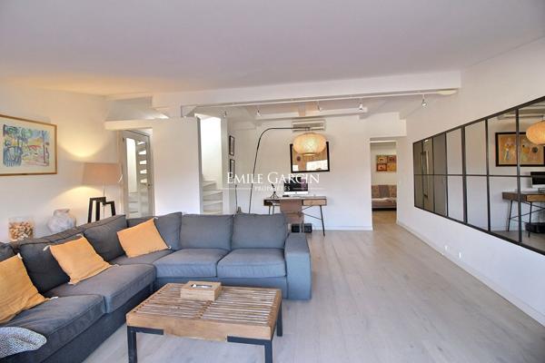 A vendre - Appartement - à Aix-en-Provence - avec terrasse et vue dégagée