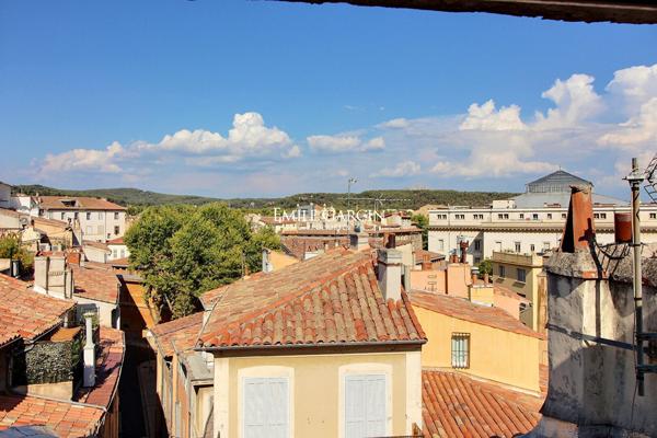 A vendre - Appartement - à Aix-en-Provence - avec terrasse et vue dégagée