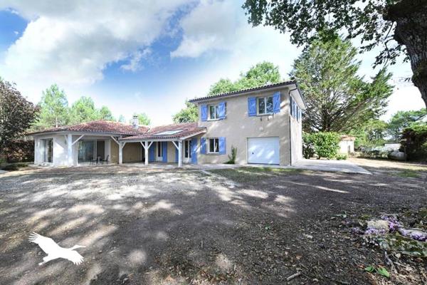 Maison à vendre 283 392 € Pérignac 7 p 198 m² DPE C
