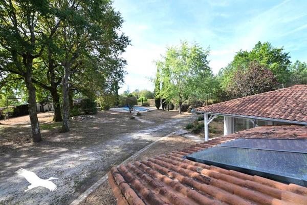 Maison à vendre 283 392 € Pérignac 7 p 198 m² DPE C