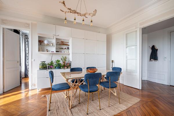 Appartement bourgeois 3 pièces 74m2 avec balcon- Paris 12