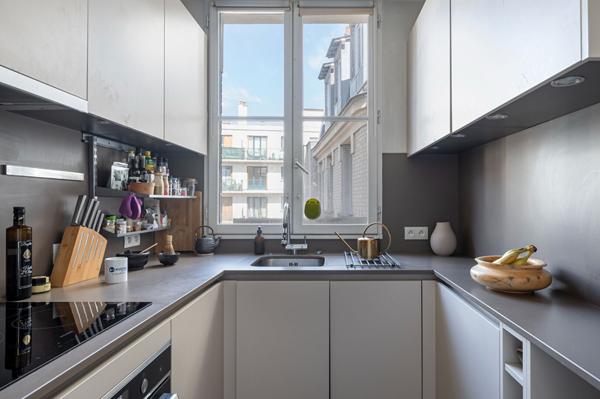 Appartement bourgeois 3 pièces 74m2 avec balcon- Paris 12