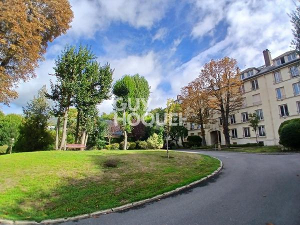 Rueil-Malmaison – Centre-ville / Richelieu : Spacieux 2 pièces de 61 m² au calme