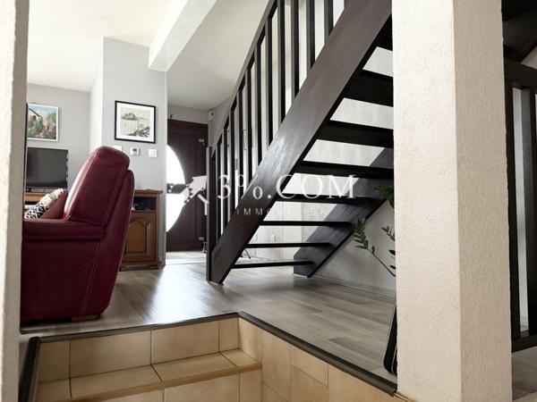 Maison 6 pièce(s) 4 chambre(s) 107 m²