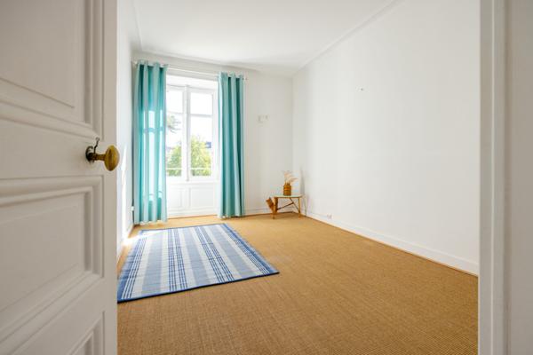 Charmant T5 ancien de 102m2