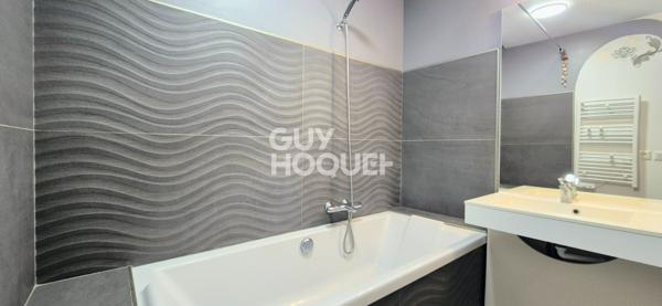 Aix-en-Provence , bel appartement de Type 3 offrant 63 m² (2015) ascenseur, terrasse 17 m², parking.