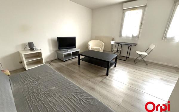 Appartement à vendre    1 pièce • 35 m2 Montigny-le-Bretonneux