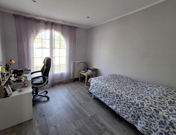 Maison de plain-pied - 4 chambres, piscine, garage avec mezzanine, Ambès (33810)