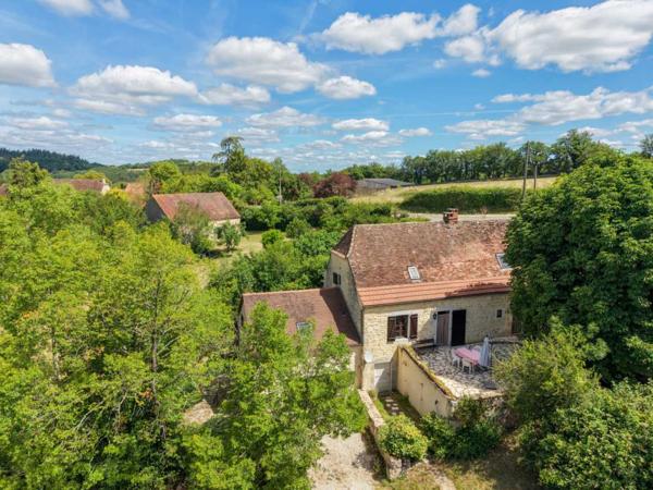 Maison ancienne - Gourdon EXCLUSIVITE - Agréable Propriété de caractère avec spacieuse maison et grange en pierre sur 3586 m² arborés